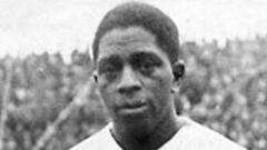 Isabelino Gradín, mejor jugador del primer Sudamericano disputado en 1916.