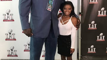 ¿Qué estrella NBA posó junto a Simone Biles en la Super Bowl?