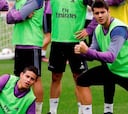 James se divierte en la práctica del Madrid antes de Copa