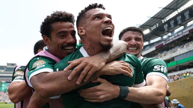 Paulinho rescata a Vitor Roque