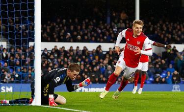 Ødegaard, frustrated and perplexed at Arsenal