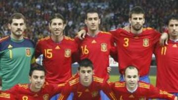 <b>EN BLOQUE. </b>Todos los de la foto, menos Capdevila, Busquets y Ramos, están en la lista de aspirantes al Balón de Oro.