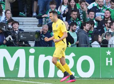 El Cartagena no ha dicho su última palabra en LaLiga Hypermotion. Los de Calero enlazan dos victorias que le mantienen en la pelea por la permanencia. Kiko Olivas certificó el triunfo culminando un gol a la contra.