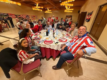 Torcedores celebram 30 anos da peña do Atlético em La Bañeza