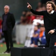 Forlán se ofrece a no cobrar mientras dure la pandemia