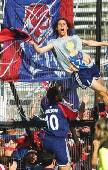Septiembre de 2001 es recordado con nostalgia por los hinchas azules: fue la última vez que la U venció en el Monumental. Ahí nació la leyenda de Gokú Rivarola.