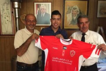 El mediocampista chileno de 24 años llegó en 2016 a jugar a la Liga de Palestina, y hoy milita en el Kuala Lumpur FA de Malasia.