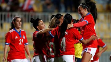 La Selección de Chile celebra un gol.