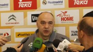 Pablo Laso atiende a los medios de comunicaci&oacute;n antes del trascendental Laboral Kutxa-Real Madrid. 