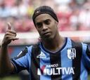 El Querétaro confirma que Ronaldinho sigue en 'los Gallos'