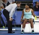 Serena Williams reacciona en Perth tras tomarse un café