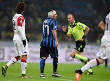 Un fenómeno mediático este año. Algunos -hasta él mismo- lo postulaban para defender a Chile en la Haya. Medel supo responder en la cancha. En el Inter es de los y en la Roja fue fundamental.