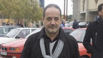 <b>EN CONDICIONES DE INSCRIBIR. </b>Agapito Iglesias, con Antonio Prieto al fondo, ya puede fichar.