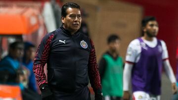 Alberto Coyote podr&iacute;a quedarse al frente de Chivas