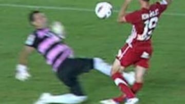 El delantero del Girona Ion Vélez lesionado de gravedad