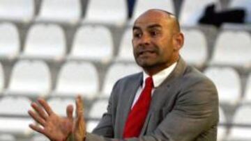 Paco Jémez da instrucciones.