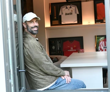 Van Nistelrooy posa para AS en su casa en Eindhoven (Países Bajos).