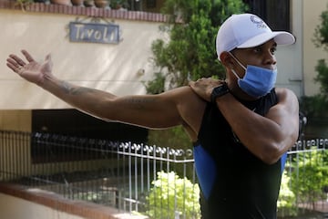 El atleta colombiano no ha podido volver a las pistas y ha tenido que entrenar en las calles de Medellín para no perder su estado físico. "La calle es mi pista", le aseguró a AS Colombia.