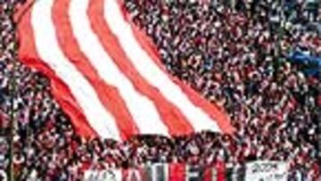 <b>PAELLA Y SIESTA.</b> A la conclusión de la Caravana, unos 6.000 aficionados se reunieron en la pradera de San Isidro para degustar una gigantesca paella para 8.000 personas.