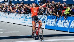 El ciclista let&oacute;n del Trek-Segafredo Toms Skujins celebra su victoria en la tercera etapa del Tour de California con final en Laguna Seca.