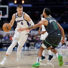 Porzingis abusa de Rudy Gobert y los tristes Wolves