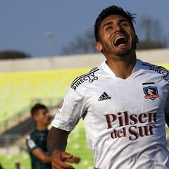 Colo Colo golea y Wanderers extiende su pesadilla