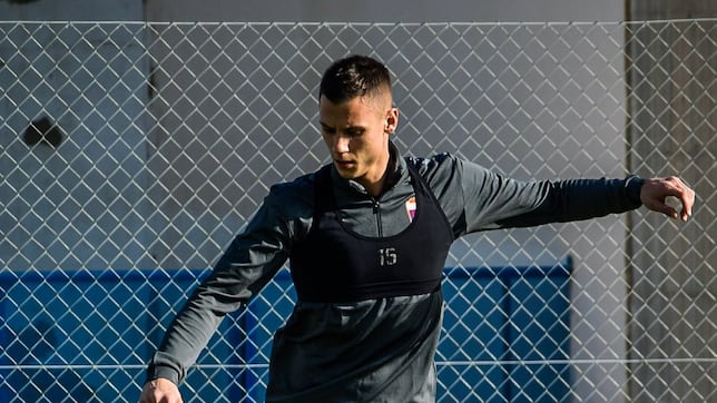 El central internacional croata Filip Benkovic, a prueba en el Eldense