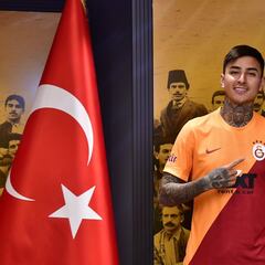 La primera gran foto de Pulgar con la camiseta de Galatasaray
