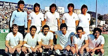 Palestino 1981: Marco Antonio Cornez, Raúl González, Rodolfo Dubo, Ricardo Toro y Edgardo Fuentes; Rodney Anley, Eddie Campodónico, Sergio Messen, Alfredo Arias, Arturo Salah y Mario Varas.