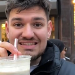 Un español prueba la fórmula original de la Coca-Cola en pleno Nueva York y dicta sentencia sobre el sabor: “Le da un punto curioso”