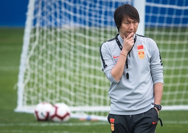 China limpia su f¨²tbol: 43 jugadores expulsados y hasta 20 a?os de prisi¨®n