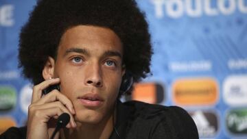 This UEFA handout image taken on June 25, 2016 in Toulouse shows Belgium's midfielder Axel Witsel attending a press conference on the eve the Euro 2016 football match Hungary against Belgium. / AFP PHOTO / UEFA / Handout / RESTRICTED TO EDITORIAL USE - MANDATORY CREDIT "AFP PHOTO / UEFA" - NO MARKETING - NO ADVERTISING CAMPAIGNS - DISTRIBUTED AS A SERVICE TO CLIENTS