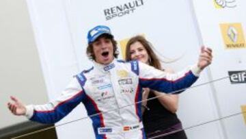 Roberto Merhi celebrando su victoria en Nurburgring este a&ntilde;o.