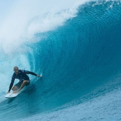 Kelly Slater, operado de la cadera