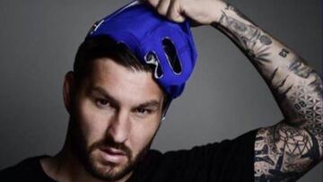 Gignac se pone m&aacute;scara de Blue Demon y AAA lo invita a las luchas