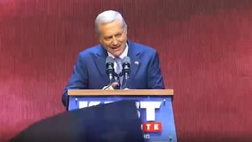 Un fanático le grita “presi, te amo” a José Antonio Kast y esto responde el presidente electo: ojo al mensaje final