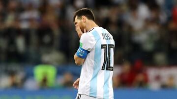 Los analistas futbolísticos se expresaron en sus rede sociales sobre la actuación del '10' de la albiceleste. Algunos le reclaman, otros lo defienden.
