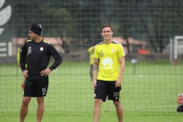 Seijas, el protagonista de la práctica, antes de su último partido en El Campín