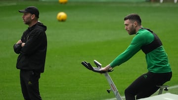 Manu Hernando, del Racing, junto a José Alberto.