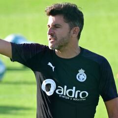 Ania da la alternativa a los nuevos fichajes