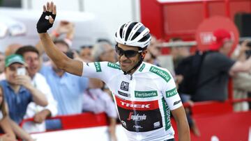 GRA268.-MADRID.-,10/09/2017.- El español del equipo Trek Alberto Contador en su vuelta por la ciudad de Madrid durante la última etapa de La Vuelta ciclista a España, con salida en Arroyomolinos y llegada a la capital española, y un recorrido de 117,6 kilómetros. EFE/Javier Lizón