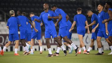 France's players including midfielder Eduardo Camavinga (C) take part in a training session at the Al Janoub stadium in Al-Wakrah / Al Sadd SC Training site in Doha, on November 21, 2022, on the eve of the Qatar 2022 World Cup football match between France and Australia. (Photo by FRANCK FIFE / AFP)