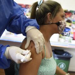 Calendario de Vacunación COVID hoy, 2 de febrero: ¿quién recibe la tercera y cuarta dosis de refuerzo?