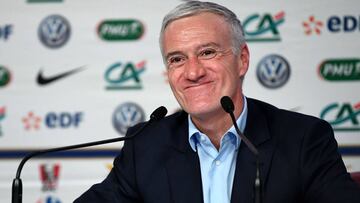French national football team coach Didier Deschamps gestures as he addresses a press conference in Paris on March 15, 2018, to announce his squad ahead of forthcoming friendly football matches against Colombia and Russia. / AFP PHOTO / FRANCK FIFE