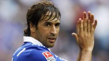 Raúl, titular en el estreno del Schalke
