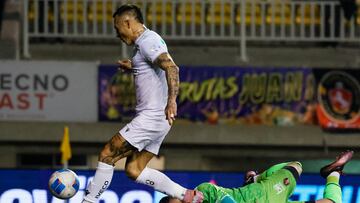 La insólita jugada que truncó el estreno goleador de Vargas en Audax: ¡no se puede creer!