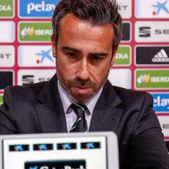 Vilda invita a José María García a un entrenamiento de La Roja