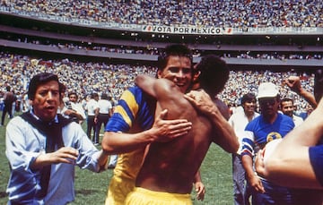 El "capitán furia" debutó en 1973 en las Águilas del América, equipo del que se convirtió una leyenda viviente, jugando para ellos 18 años, conquistando 6 campeonatos de liga y 3 campeón de campeones.