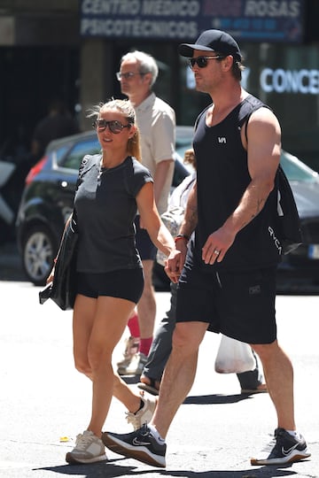 La pareja de actores paseando por el centro de Madrid. 