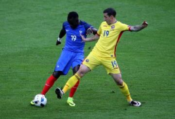 Bacary Sagna y Bogdan Stancu.